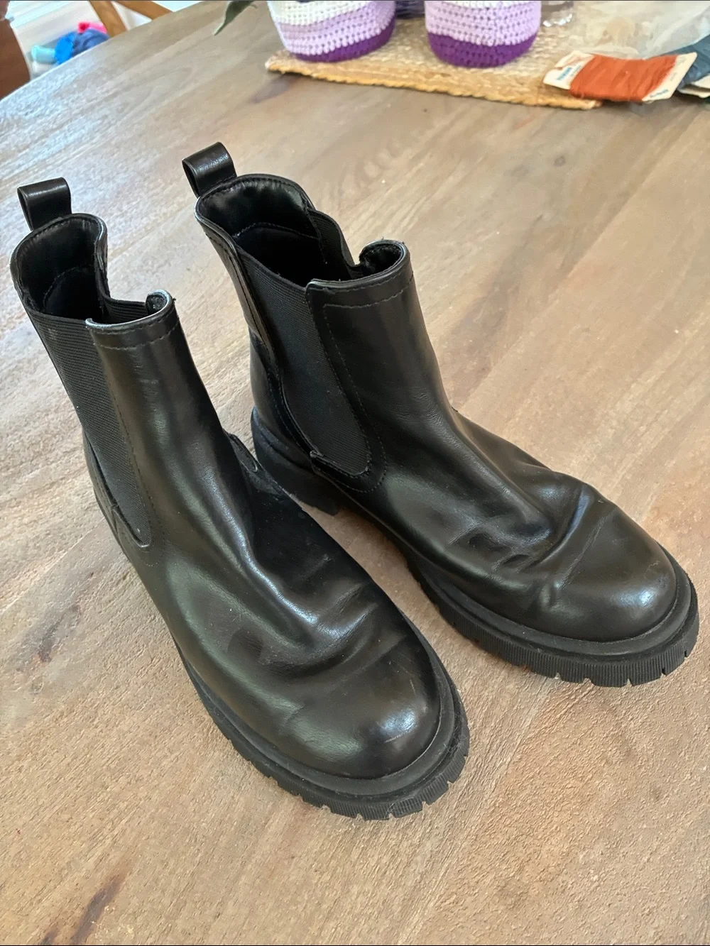 Women’s Black Chelsea Boots - Sleek Ankle Boots sz 7